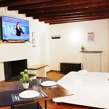 Hbhall Navigli 2 Apartment Milán Exteriér fotografie